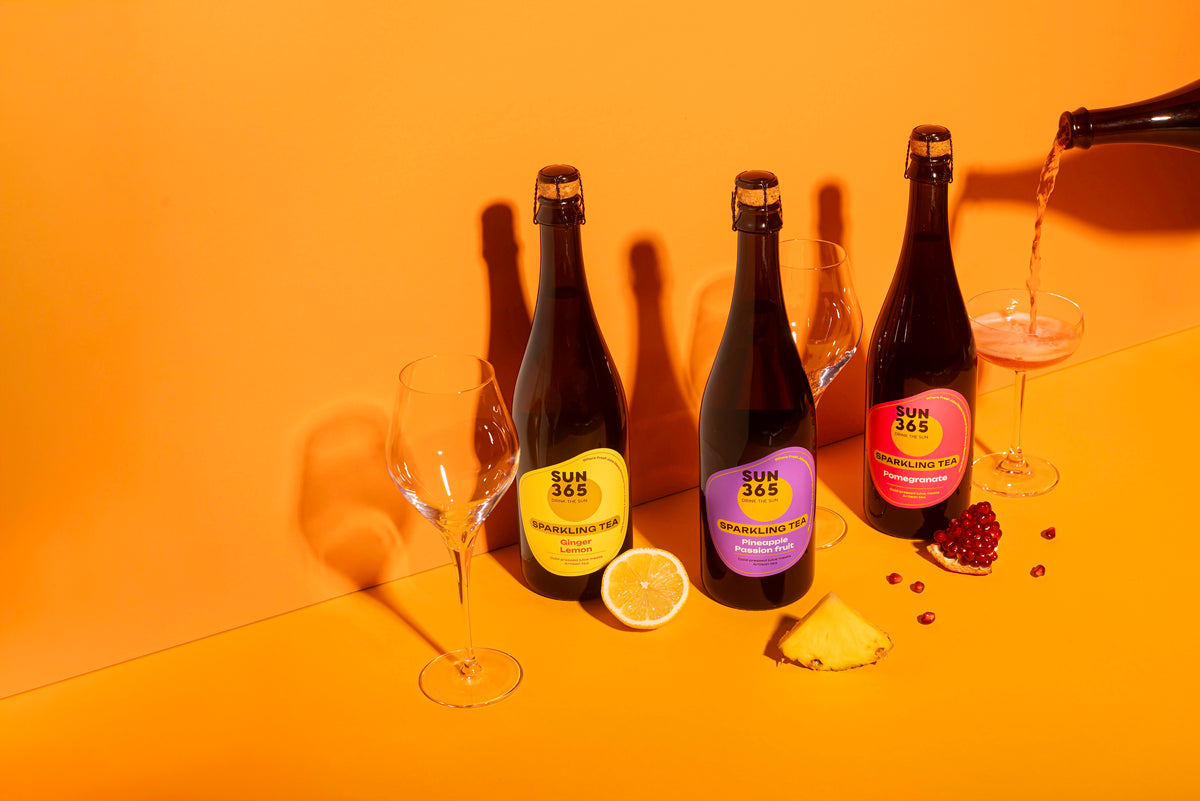 SUN 365 Sparkling Tea — visi trys skoniai su taurėmis