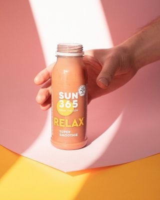 It’s time to RELAX! Bottoms up! ☀️ #sun365 #fresh #raw #vegan #relax #super #smoothie #drinkthesun