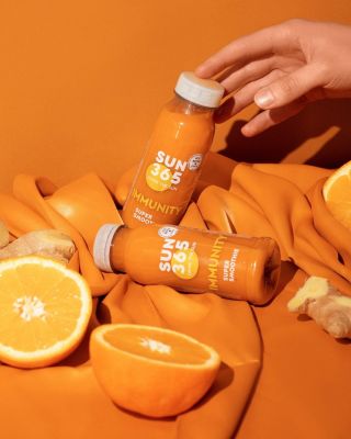 Don’t let your immunity lose its power! Strengthen it with a bit of SUN! 🧡☀️ #sun365 #fresh #raw #vegan #super #functional #smoothie #immunity #drinkthesun